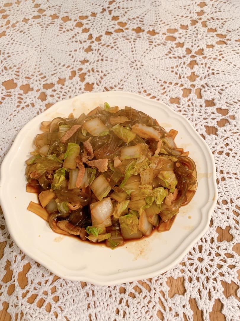 家常白菜炖粉条加豆腐泡