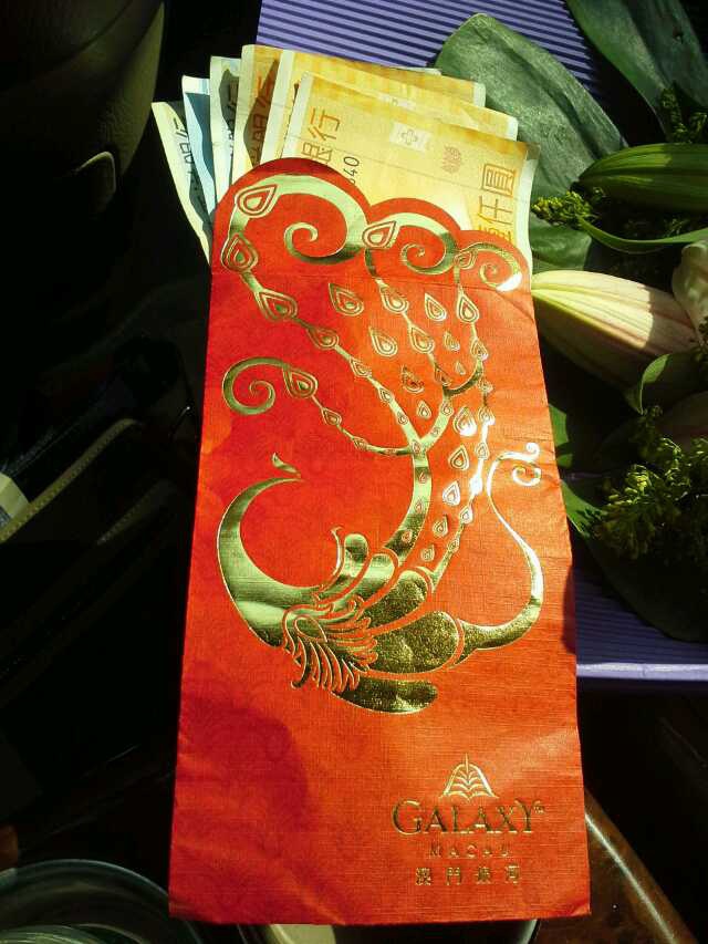 在路上的游客