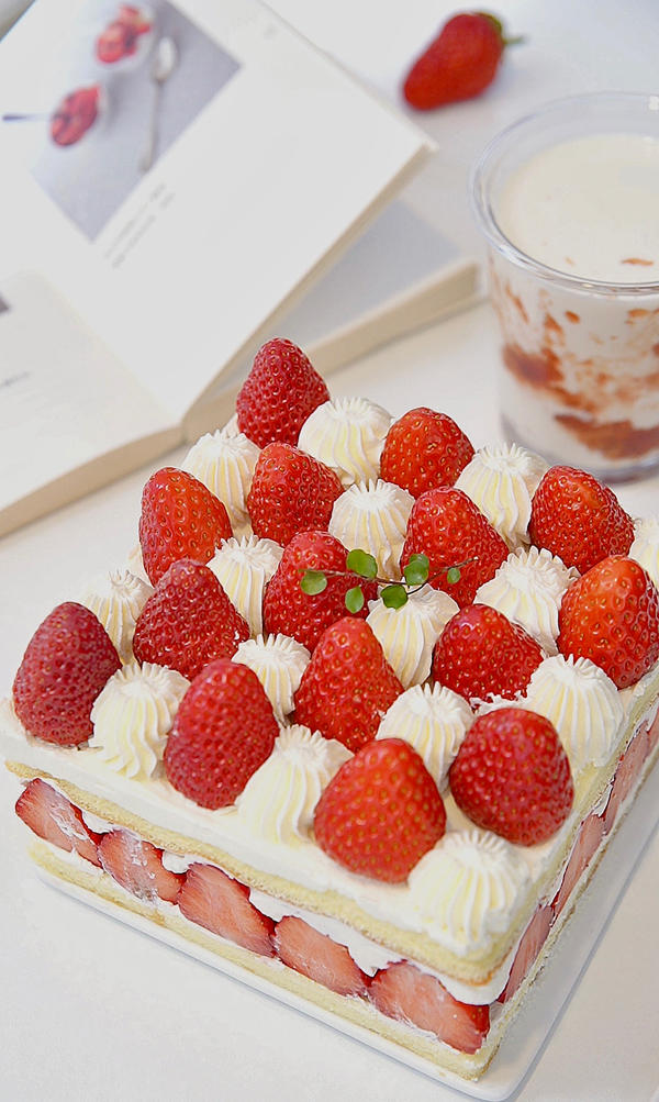 ins风草莓奶油蛋糕|无需抹面|超高颜值|简单易做