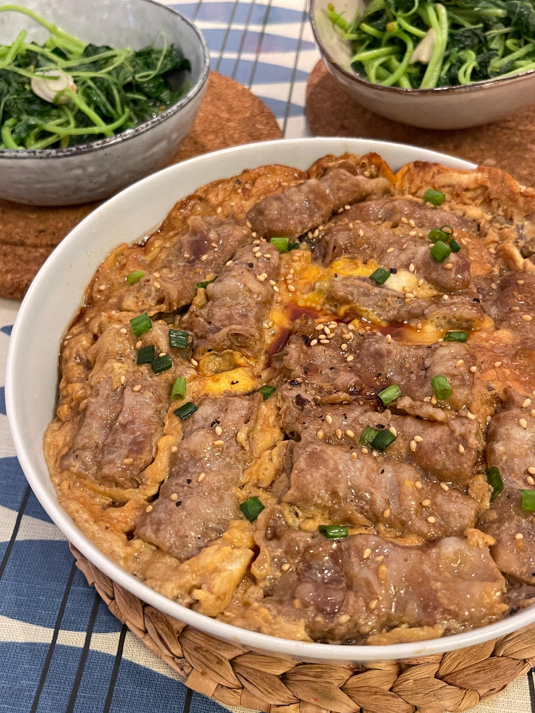 【搬运】抱蛋肥牛饭（原Po知乎：添饭小哥哥）