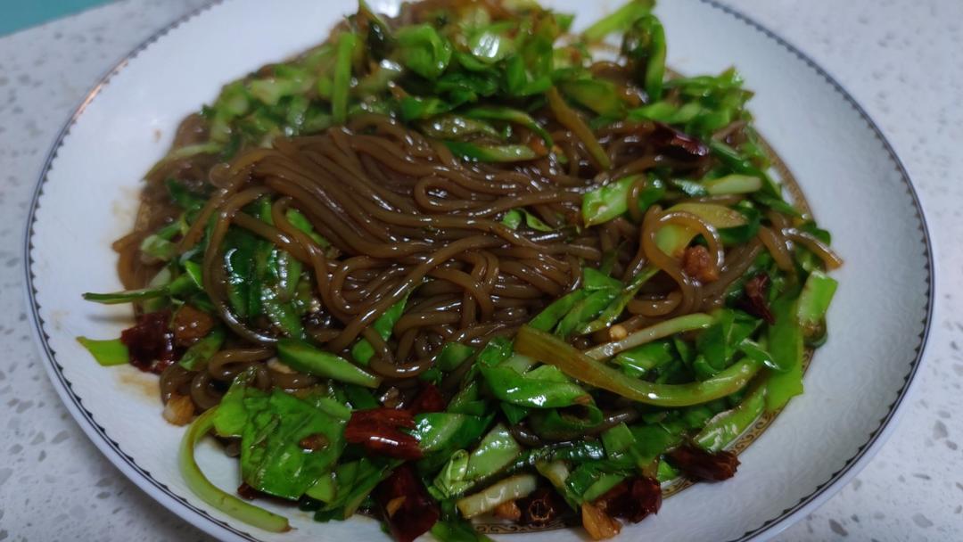 大厨教你“包菜炒粉条”不粘锅好吃的做法
