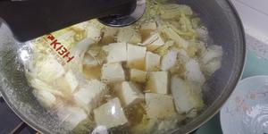 白菜虾滑豆腐汤的做法 步骤3