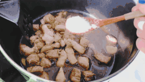 祖传萝卜烧肉的做法 步骤8