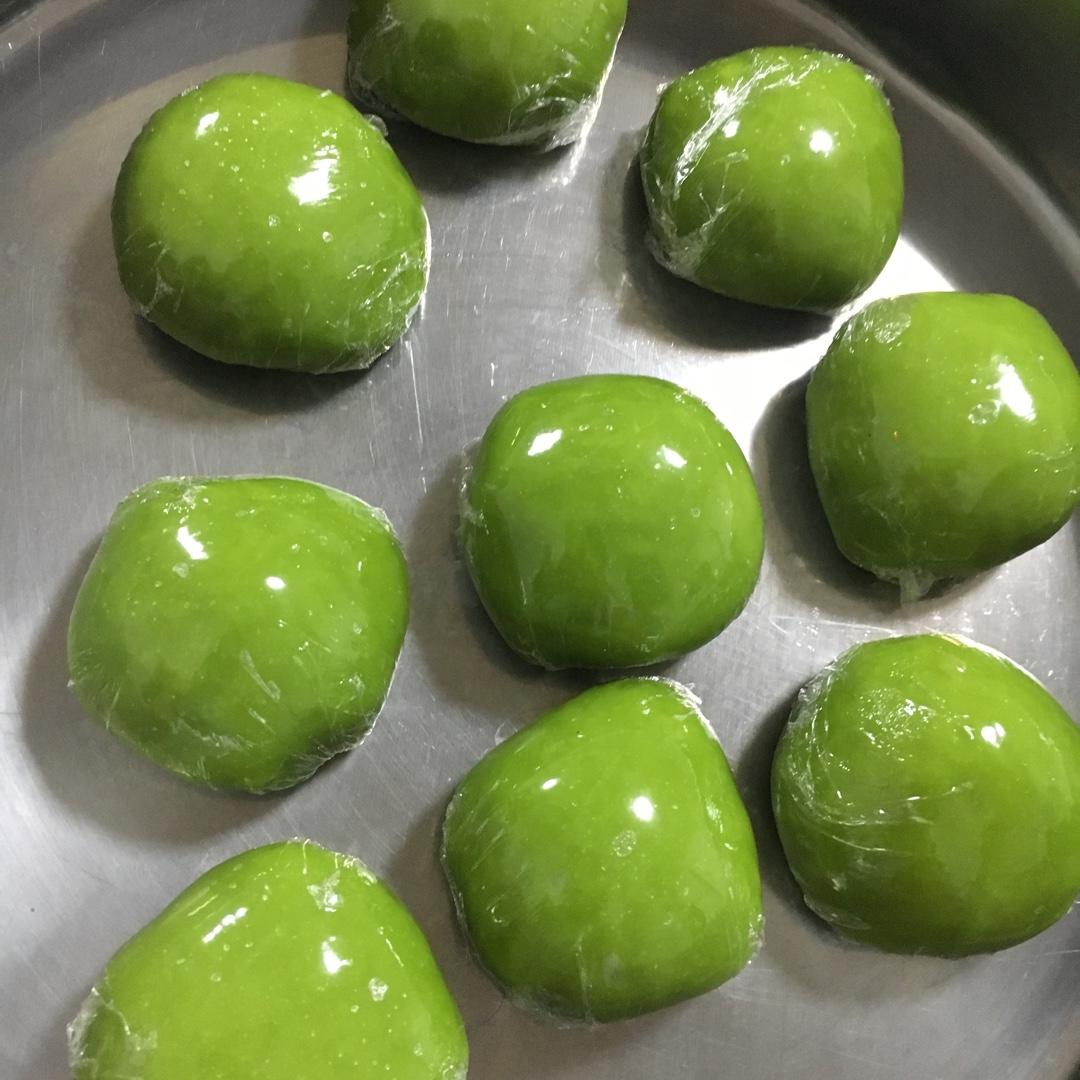网红青团～～咸蛋黄肉松青团