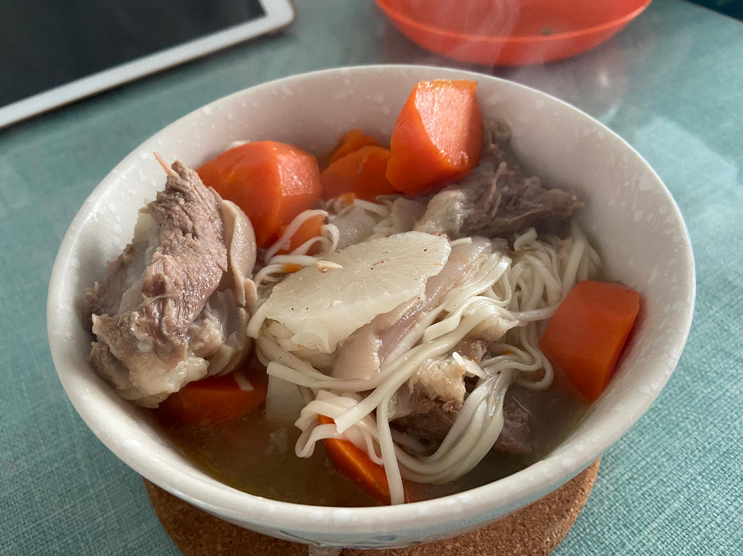 羊肉炖白萝卜