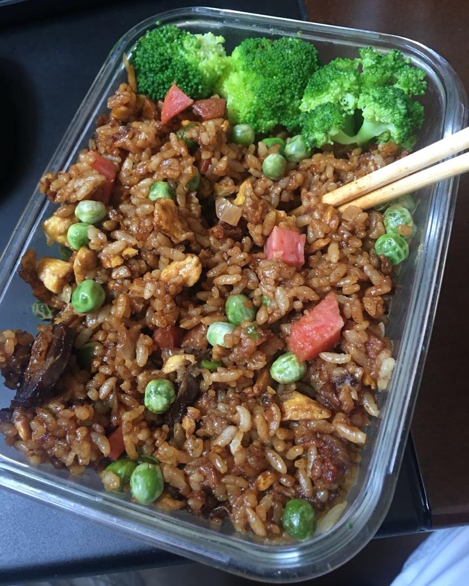 爆好吃的无敌腊肠炒饭