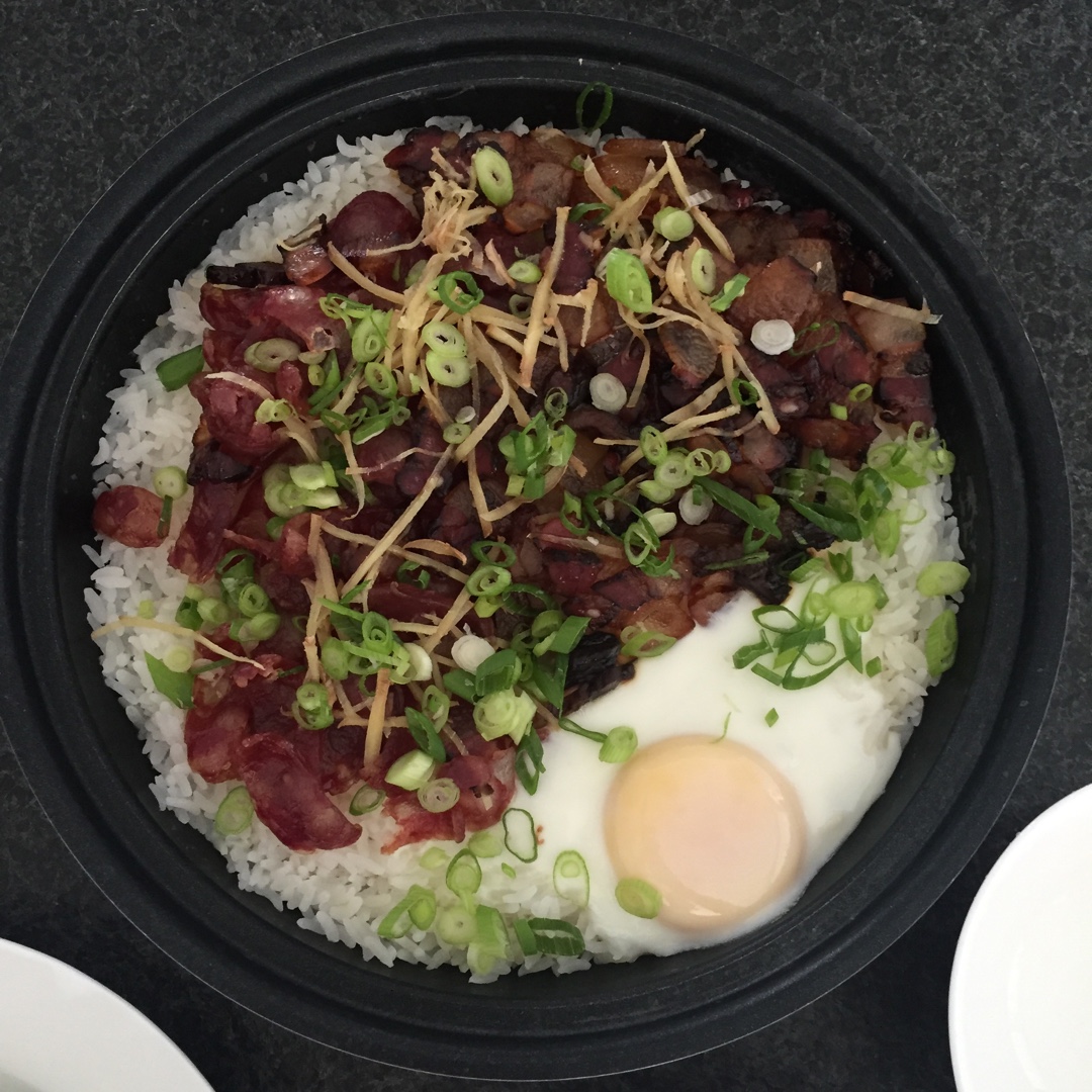 香肠煲仔饭