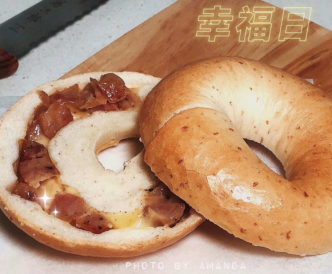 黑椒香肠全麦贝果