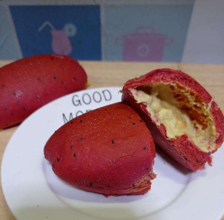 百香果香蕉奶酪火龙果面包的做法