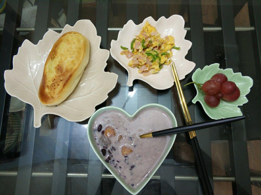 爱言早餐100天