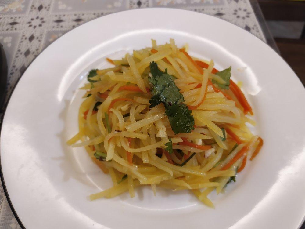 凉拌酸辣土豆丝