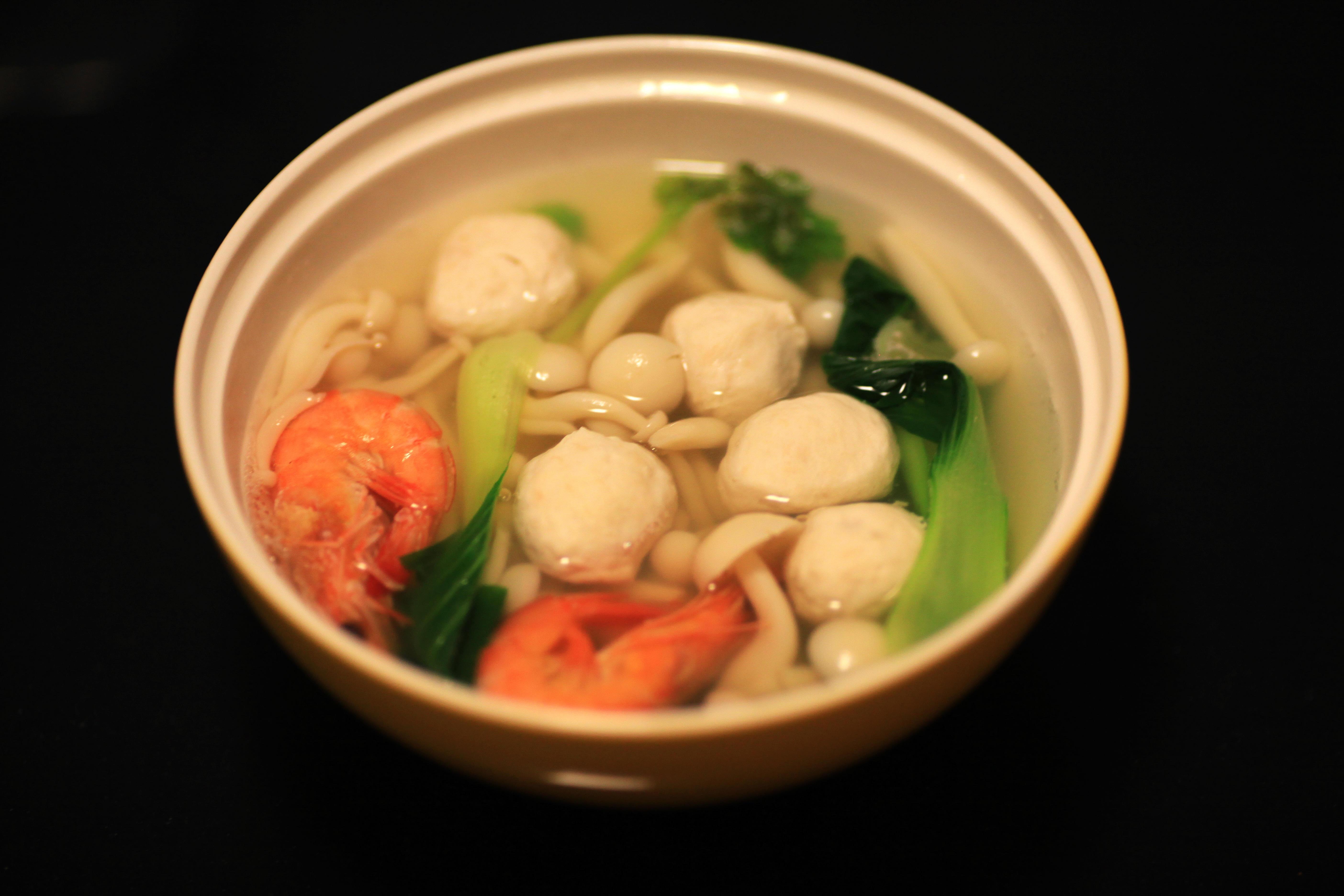 鱼丸菌菇汤
