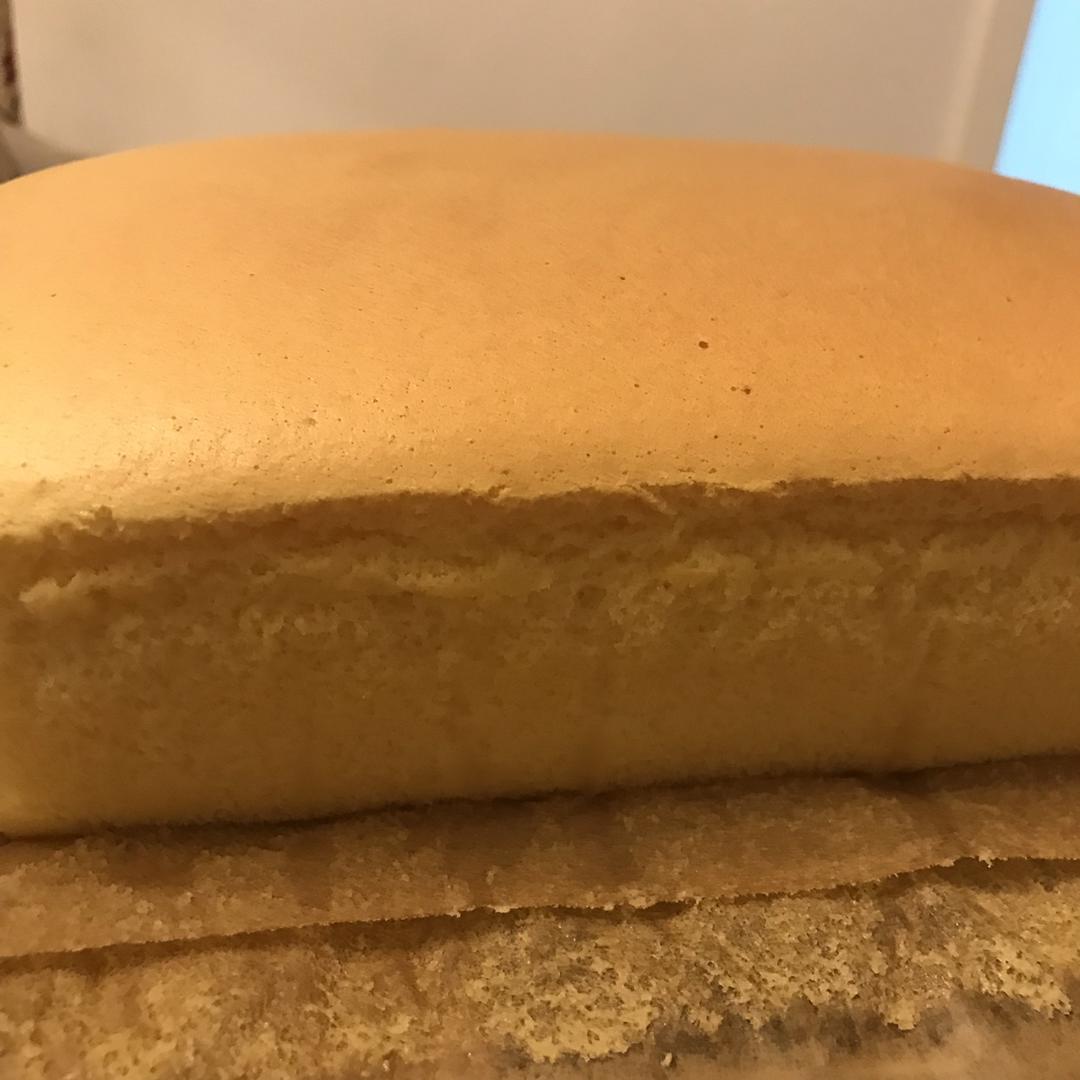超级无敌好吃的古早蛋糕。