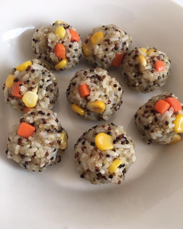藜麦香肠饭团