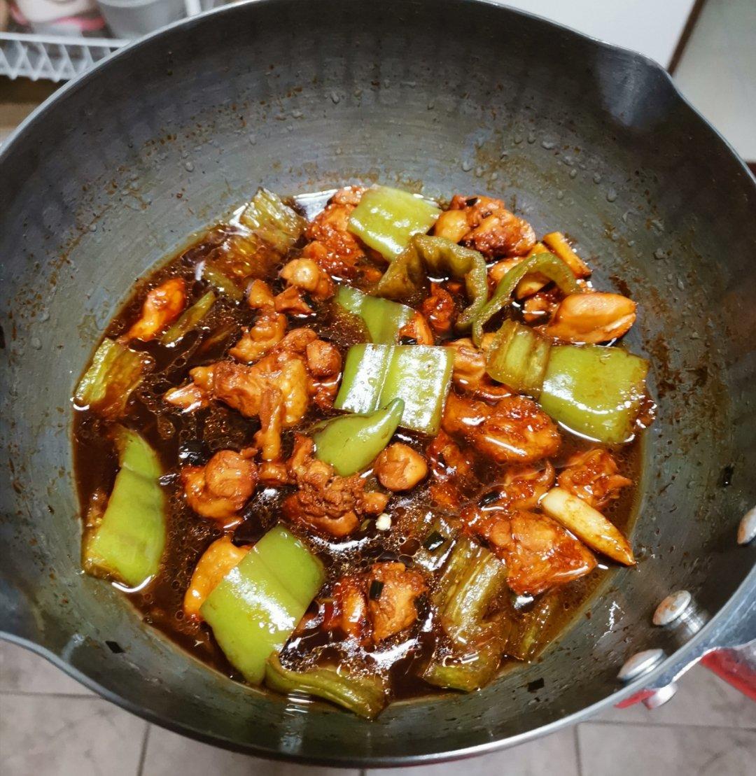 黄焖鸡米饭