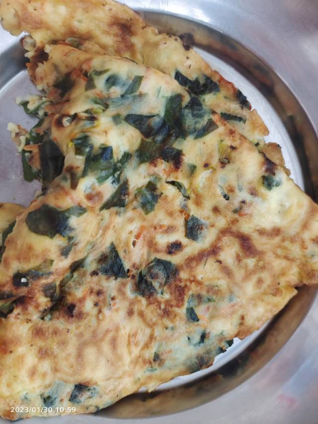松软好吃的裙带菜海鲜饼