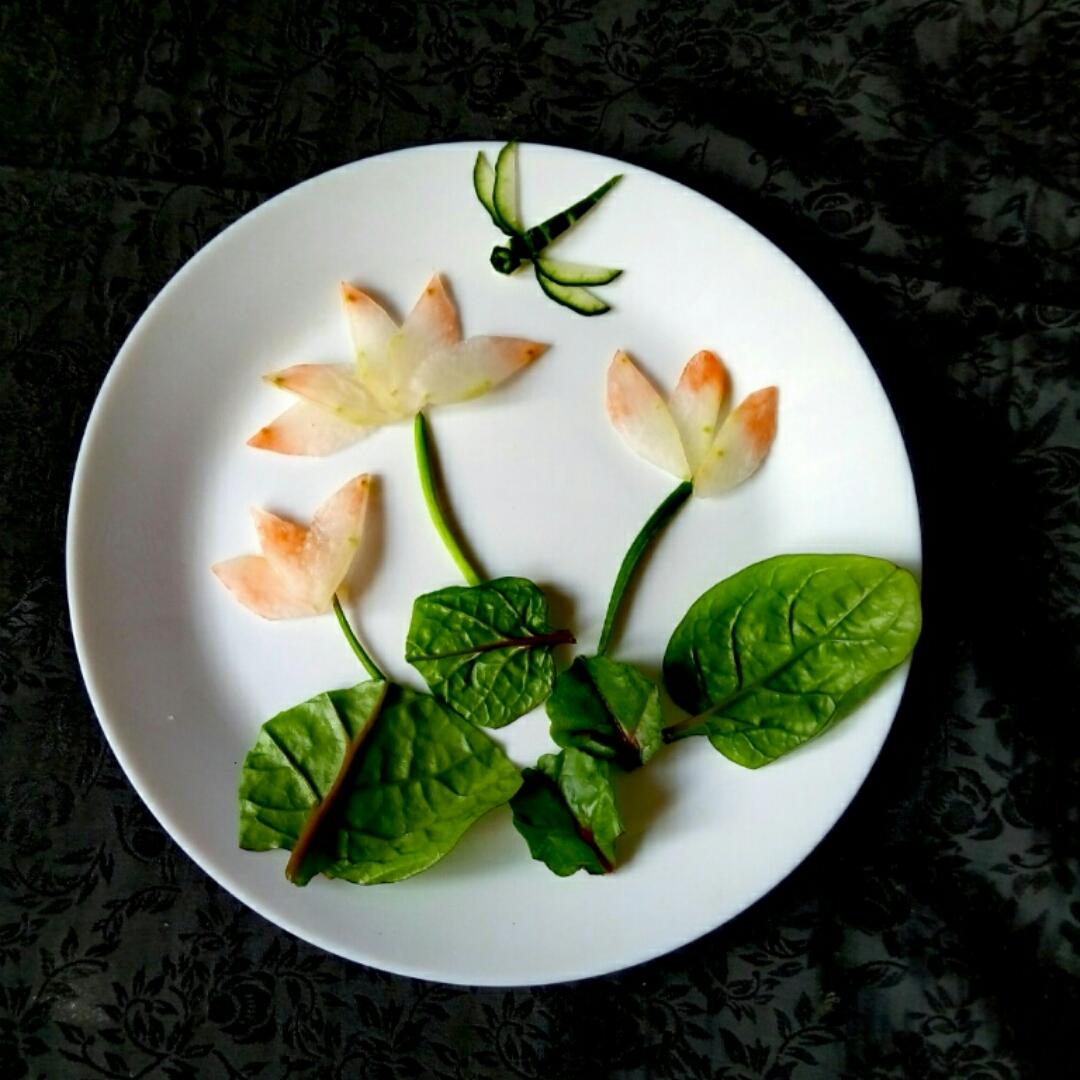 妍妍妈ada做的黄瓜蜻蜓创意小盘饰の五