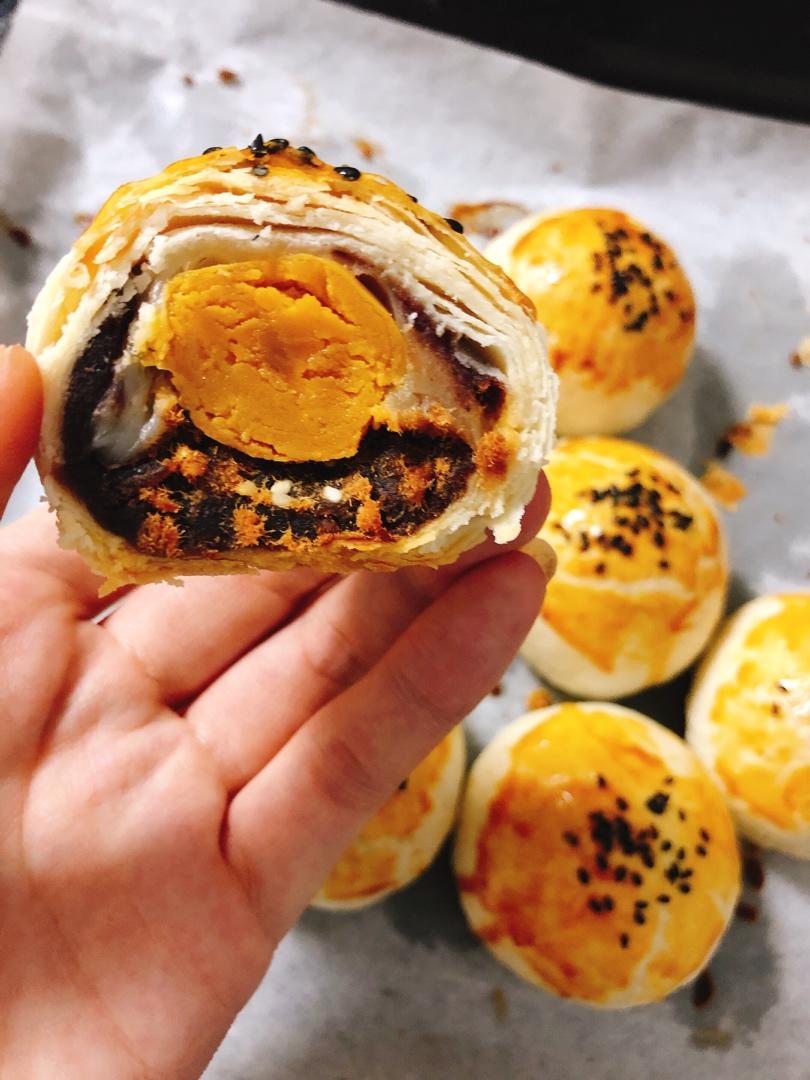 免揉免松弛超快手不破酥不混酥的蛋黄酥—新手一看包会