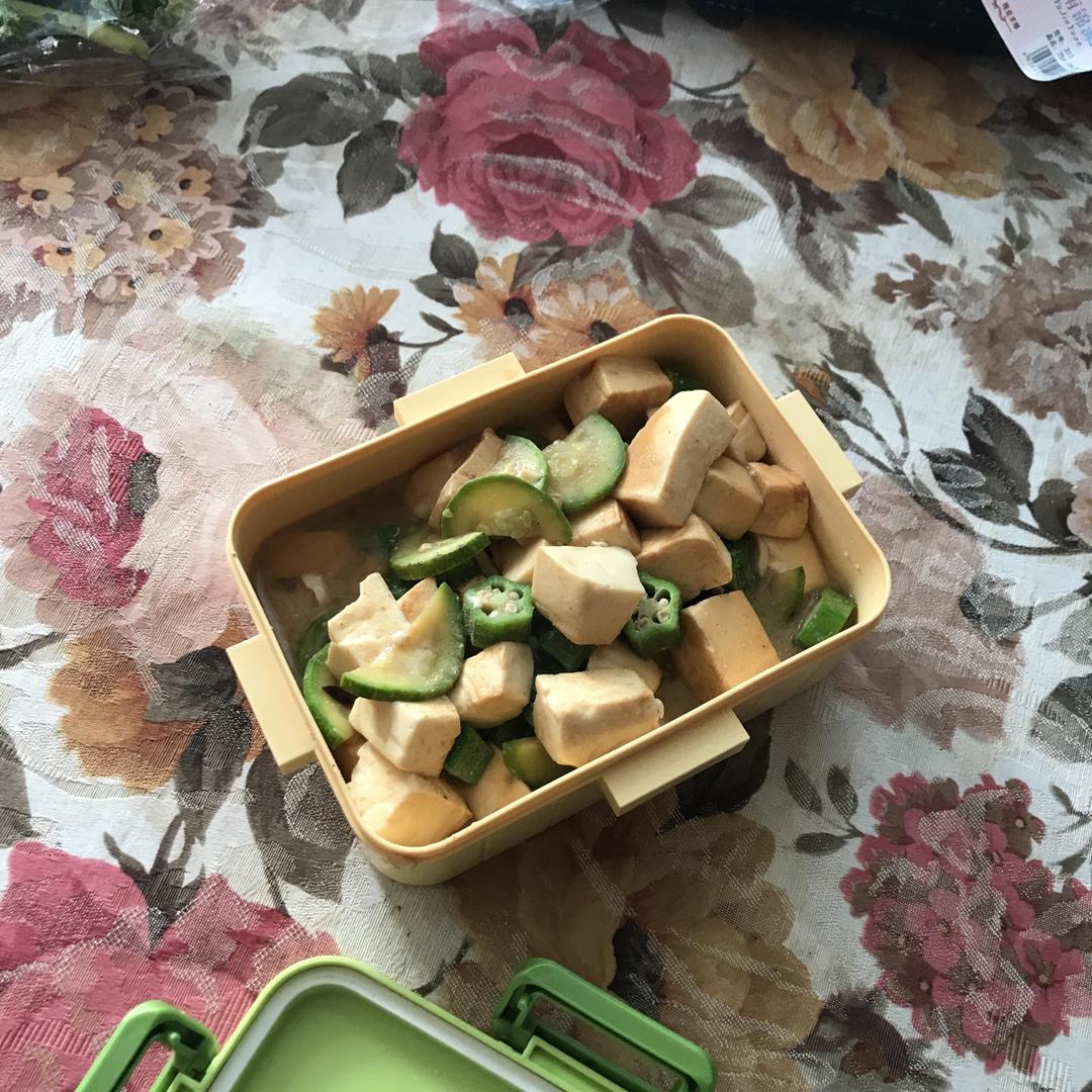 【健康三餐】味噌秋葵炒豆腐