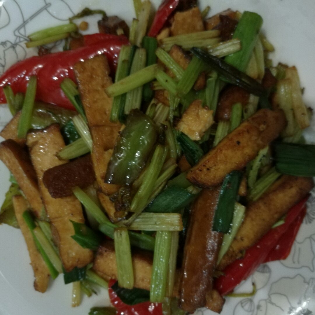 素菜：芹菜炒豆腐干