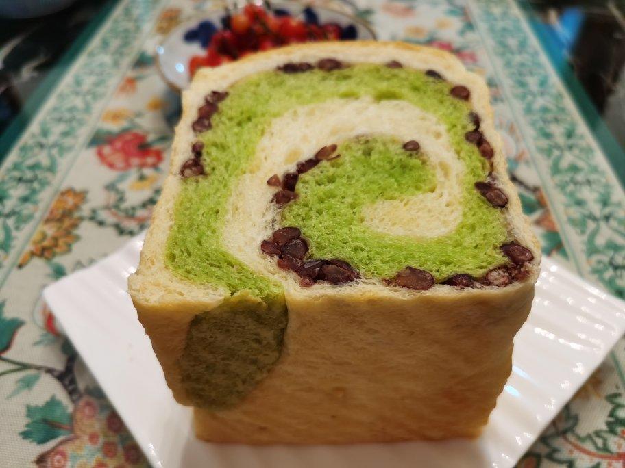 清香柔软的抹茶红豆吐司