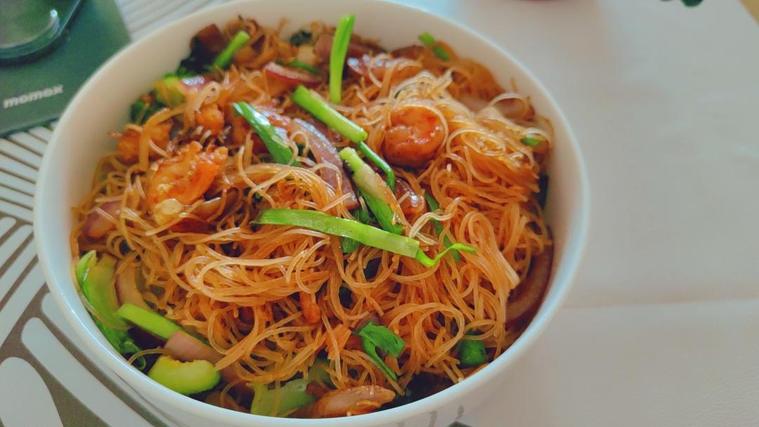 大牌档炒米粉