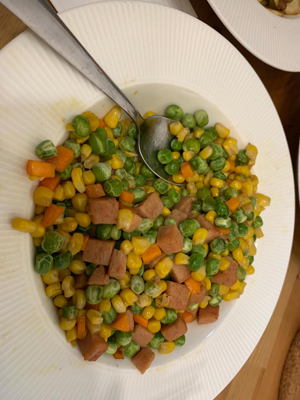 炒四丁（肉丁、豌豆、胡萝卜丁、玉米粒）