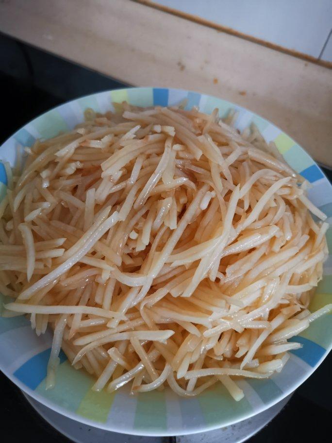 在家也能做出馆子味儿的醋溜/炝炒/酸辣土豆丝（就是那道看似简单，实则步步玄机的土豆丝）