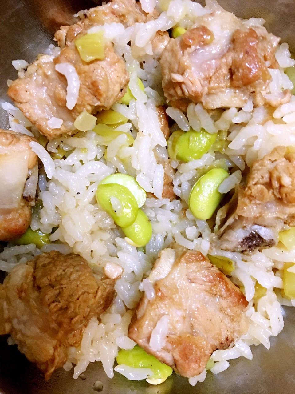 喷香排骨焖饭（爆好吃）