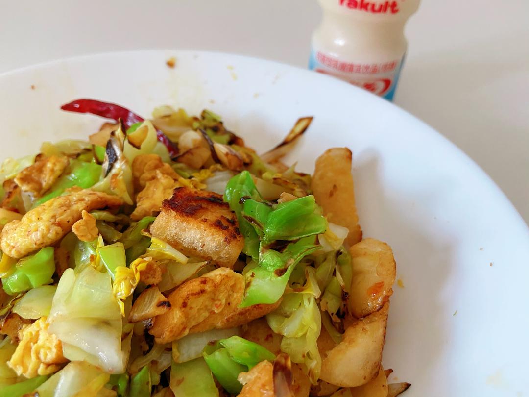 家常火爆包心菜炒馒头-香脆可口的做法