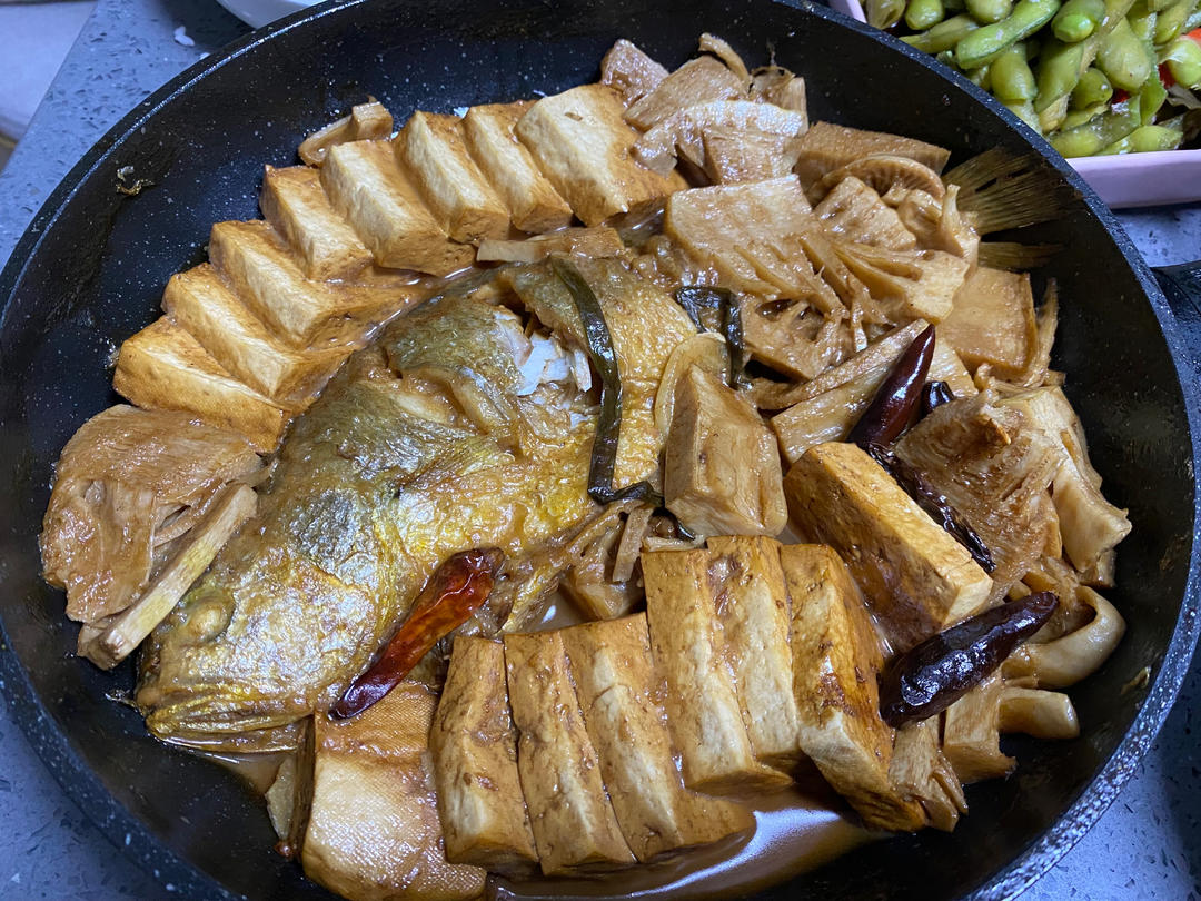 黄鱼炖豆腐