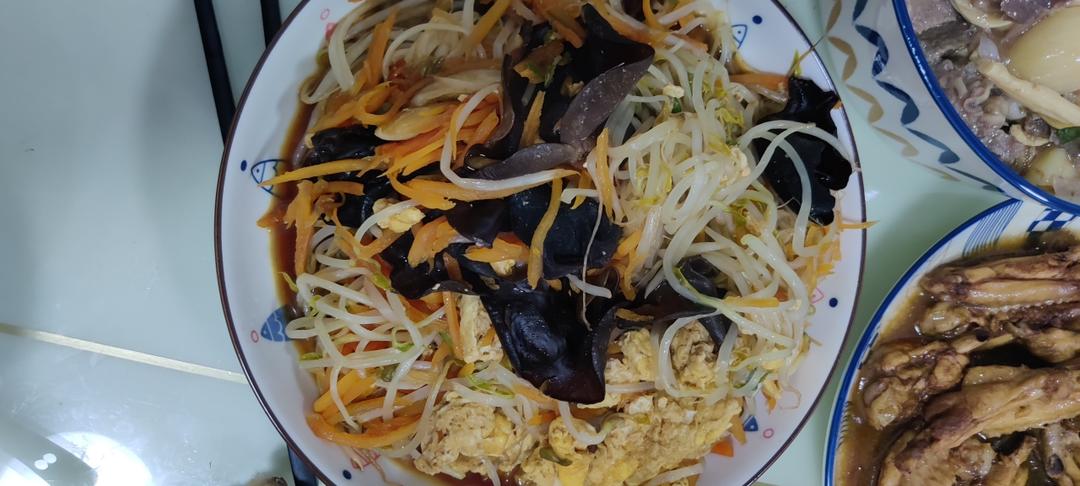 清炒豆芽（搭配鸡蛋 韭菜 胡萝卜）