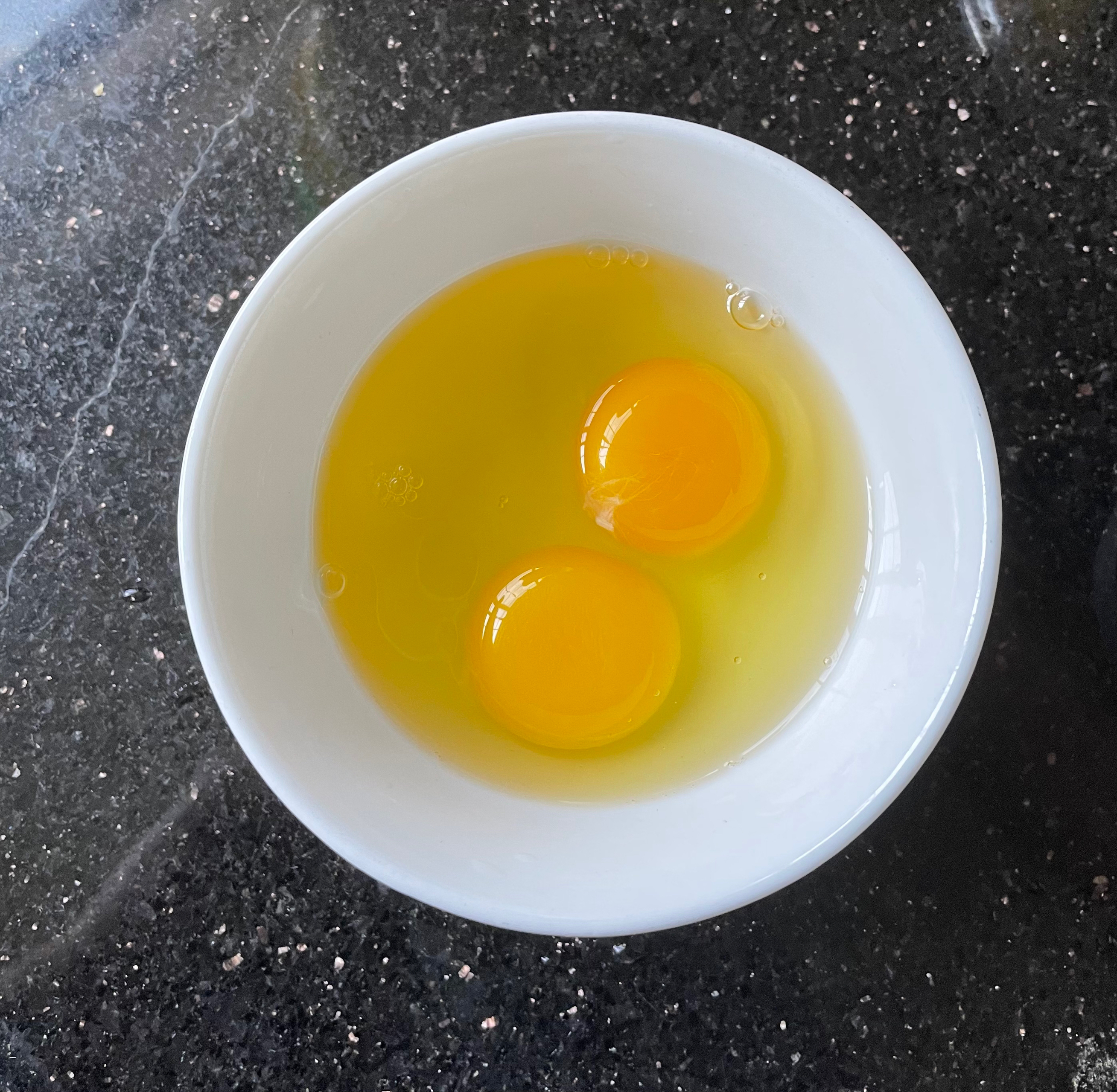 超简单风味炒蛋（十分钟完成的做法 步骤2