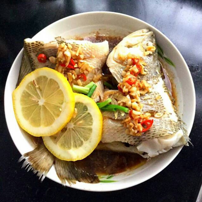 小猪璐璐156382016-05-19家里没有柠檬 直接放的柠檬汁  就等女儿回来