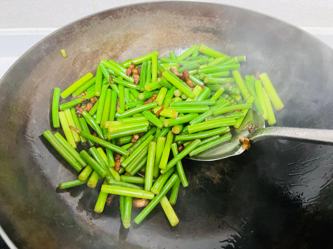 妈妈的味道-蒜苗炒肉丝的做法