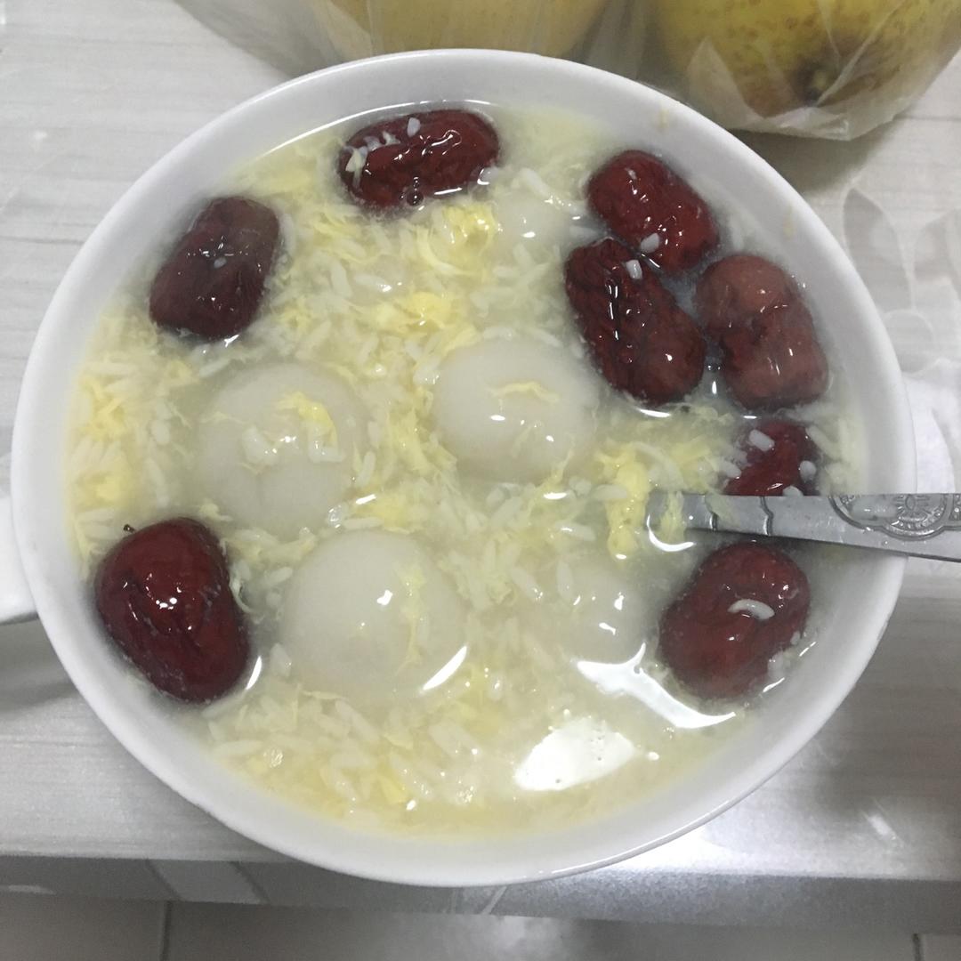 不过一场小确幸做的甜酒蛋花汤圆