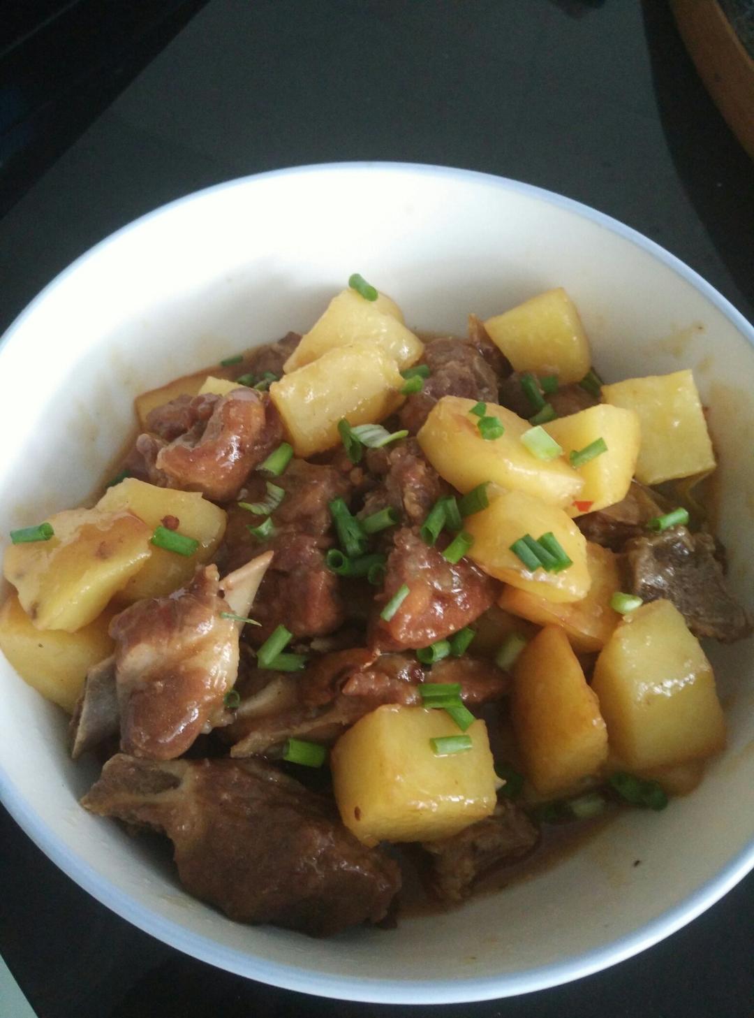 土豆烧排骨