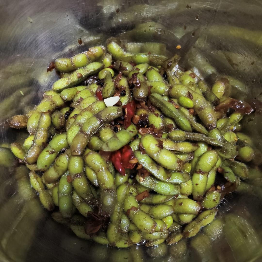 武汉夜市标配嗦毛豆