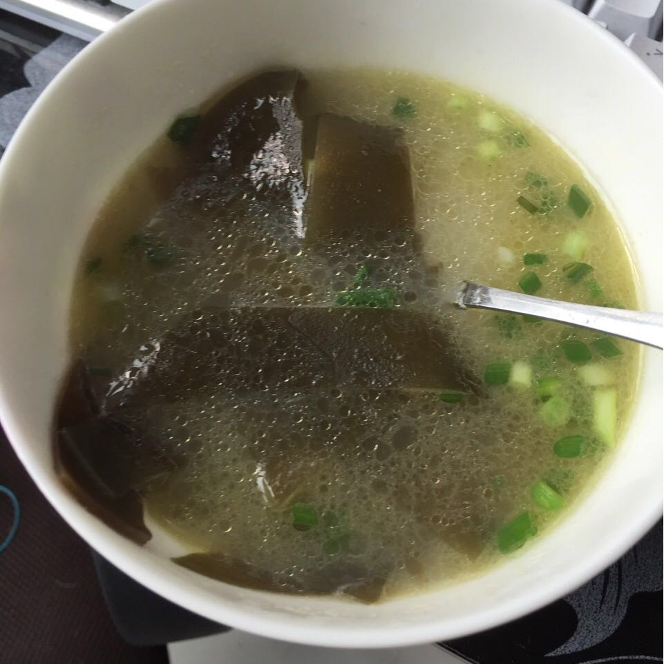 叨叨做的牛骨海带汤