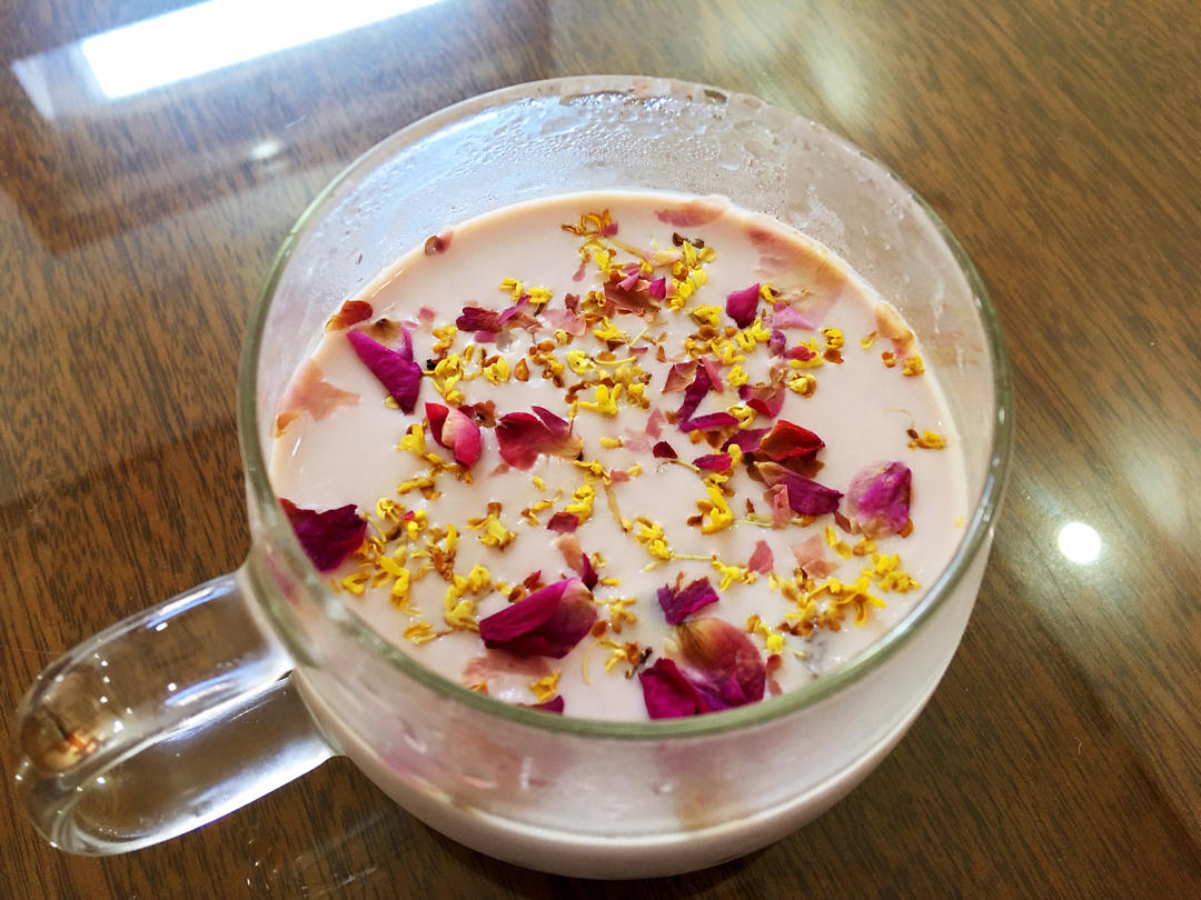 红豆花胶牛奶冻