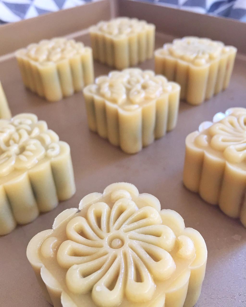 广式月饼—蛋黄莲蓉月饼