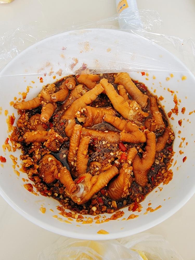 加州八珍鸡爪的做法