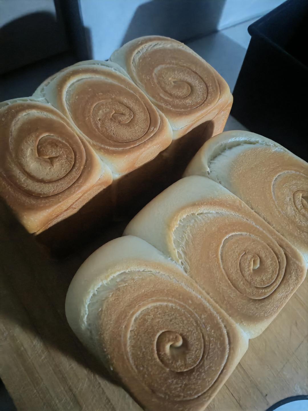 吐司，奶香手撕面包，超级香浓