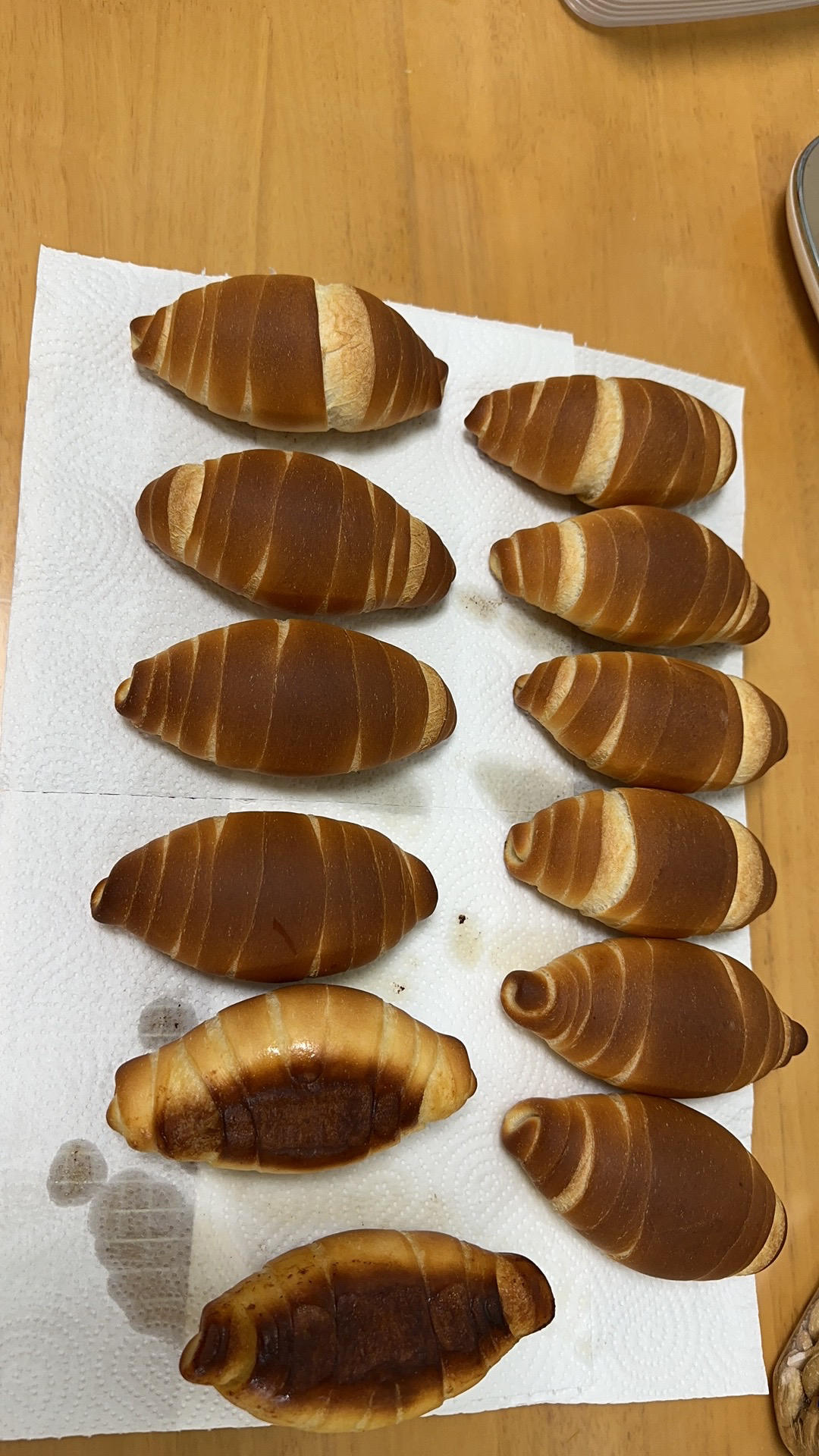 咸香黑芝麻盐面包