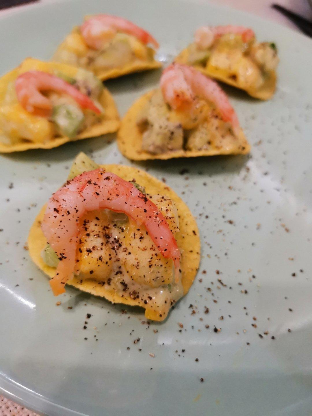 薯片牛油果大虾沙拉