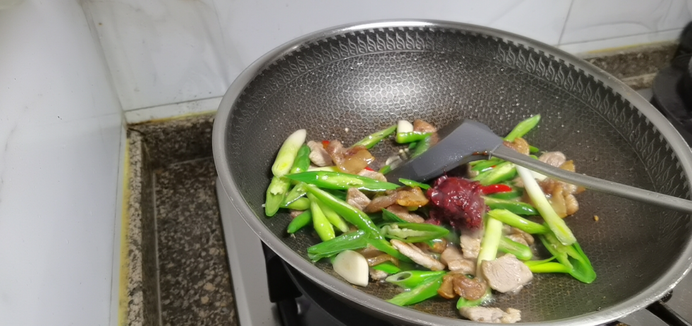 下饭家常菜“盐煎肉” 比回锅肉还好吃 做法简单很下饭的做法 步骤6