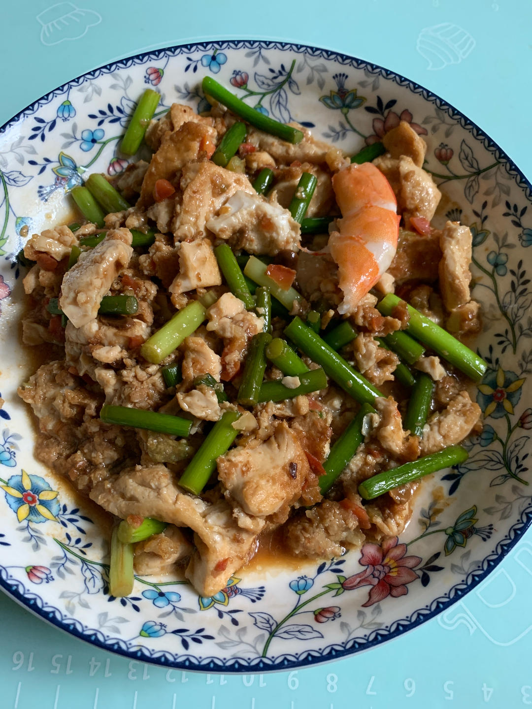 蒜苗香菇烧豆腐