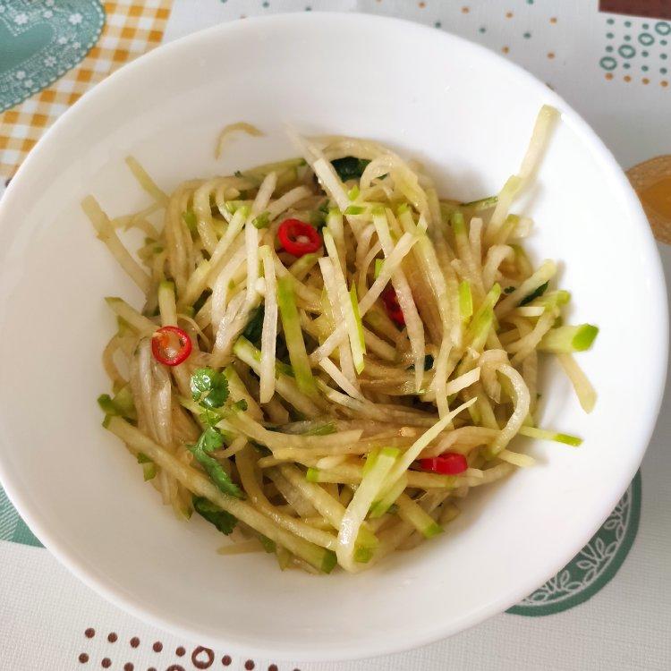 凉拌青萝卜丝