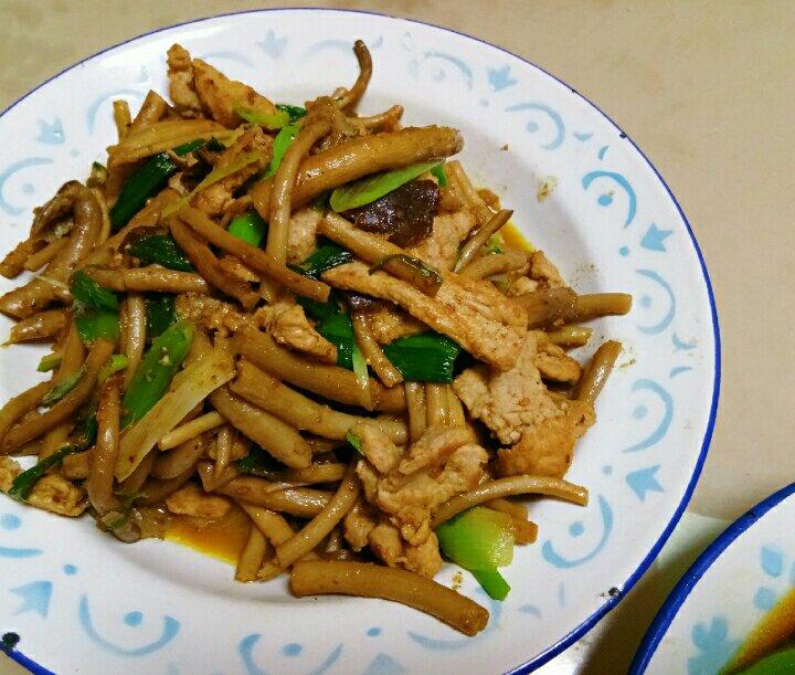 鲜茶树菇炒肉