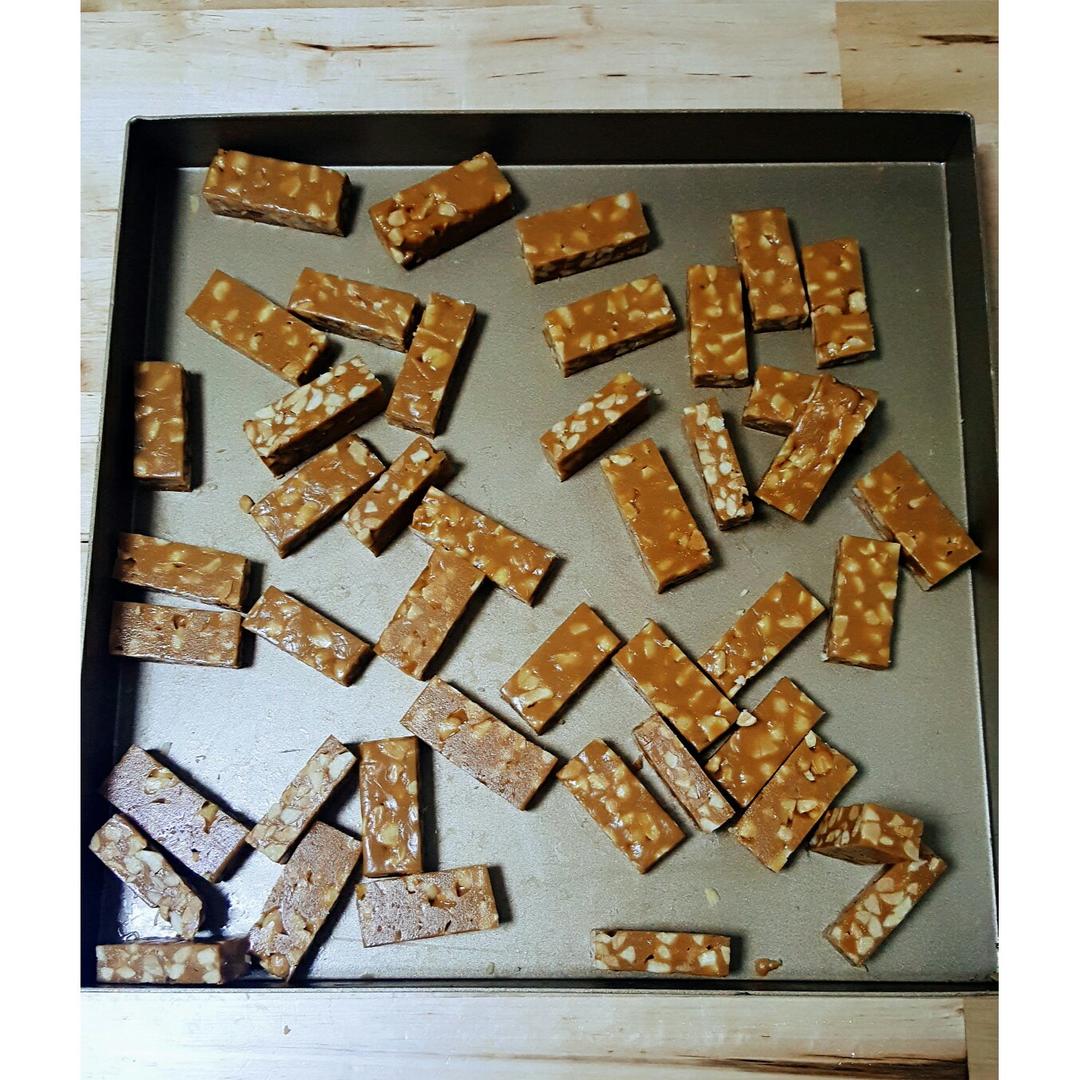 比牛轧糖还要好吃的花生太妃糖（消耗淡奶油）